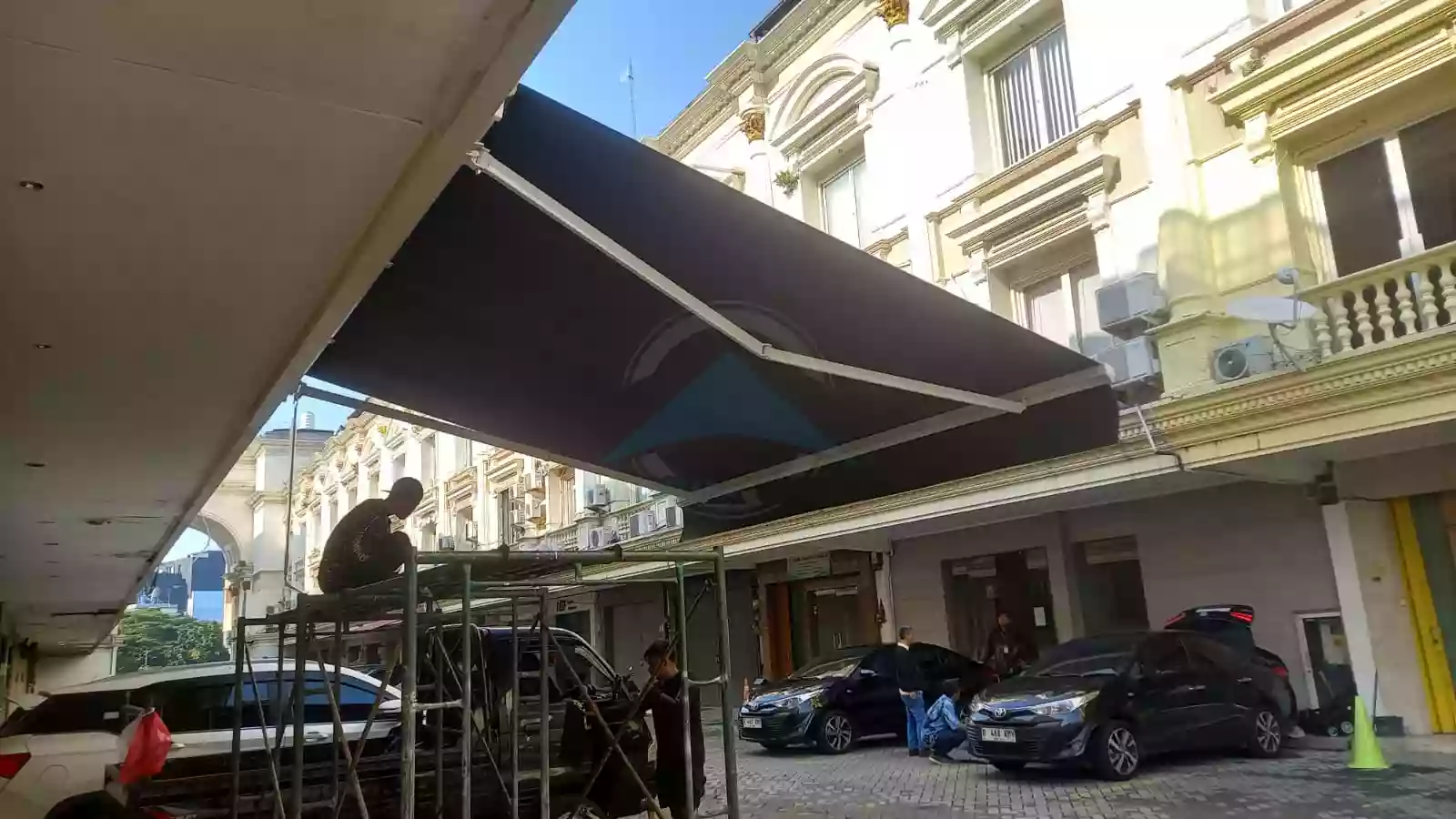 Pemasangan awning gulung - Proyek 15